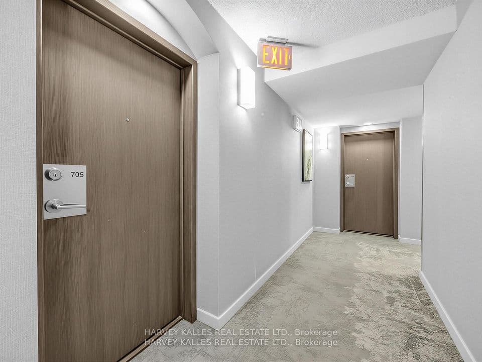 10 Yonge Street 705, Toronto, ON M5J 1R4 – photo 2