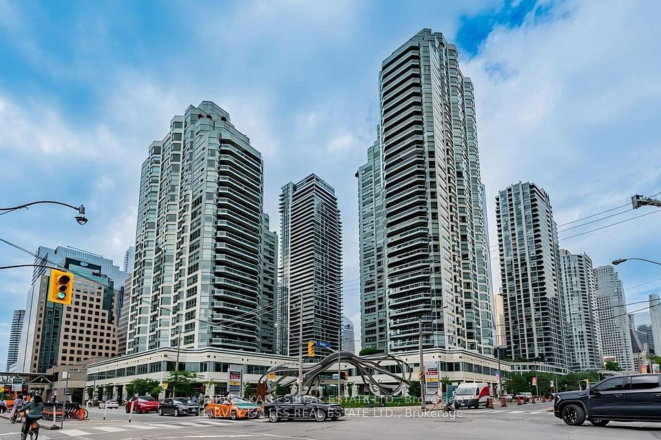 10 Yonge Street 705, Toronto, ON M5J 1R4 – main photo