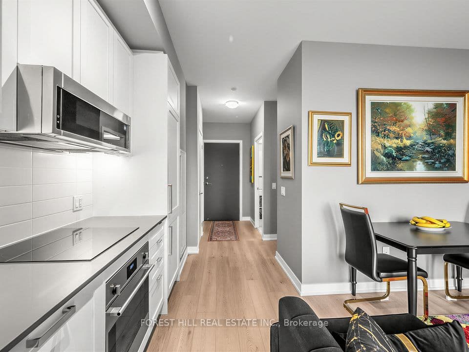 250 Lawrence Avenue W 703, Toronto, ON M5M 1B2 – main photo