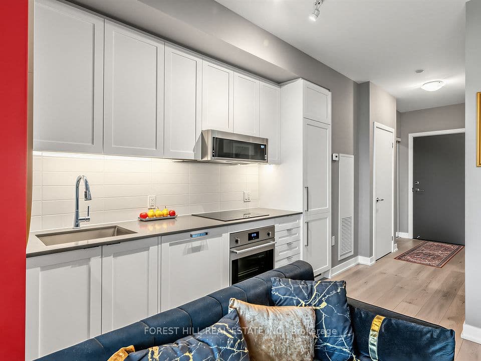 250 Lawrence Avenue W 703, Toronto, ON M5M 1B2 – photo 3