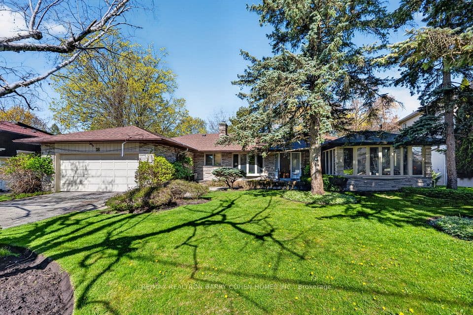 18 Brian Cliff Drive, Toronto, ON M3B 2G2 – main photo