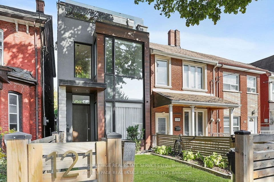 121 Markham Street, Toronto, ON M6J 2G4 – main photo
