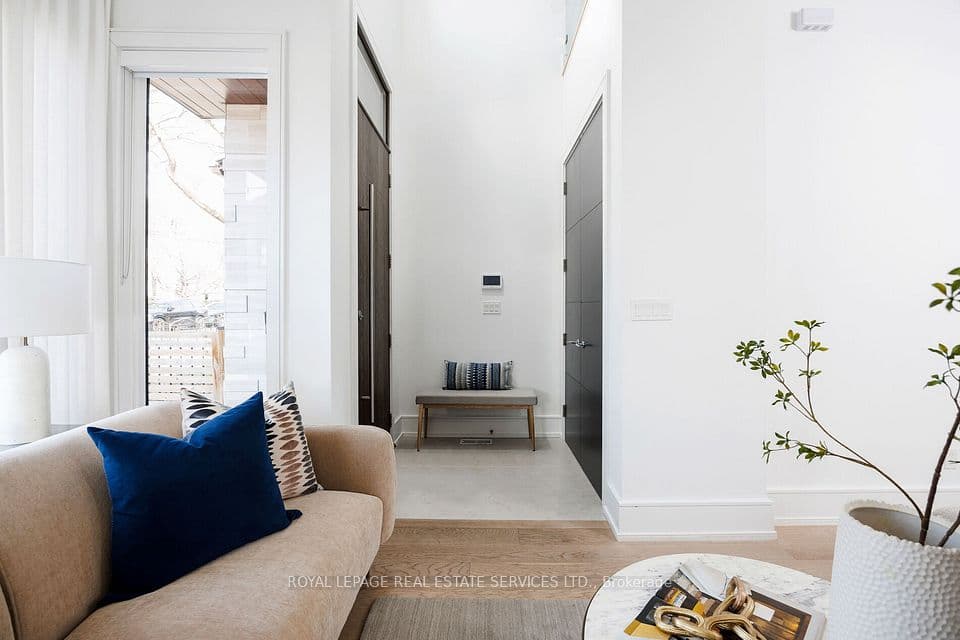 121 Markham Street, Toronto, ON M6J 2G4 – photo 3