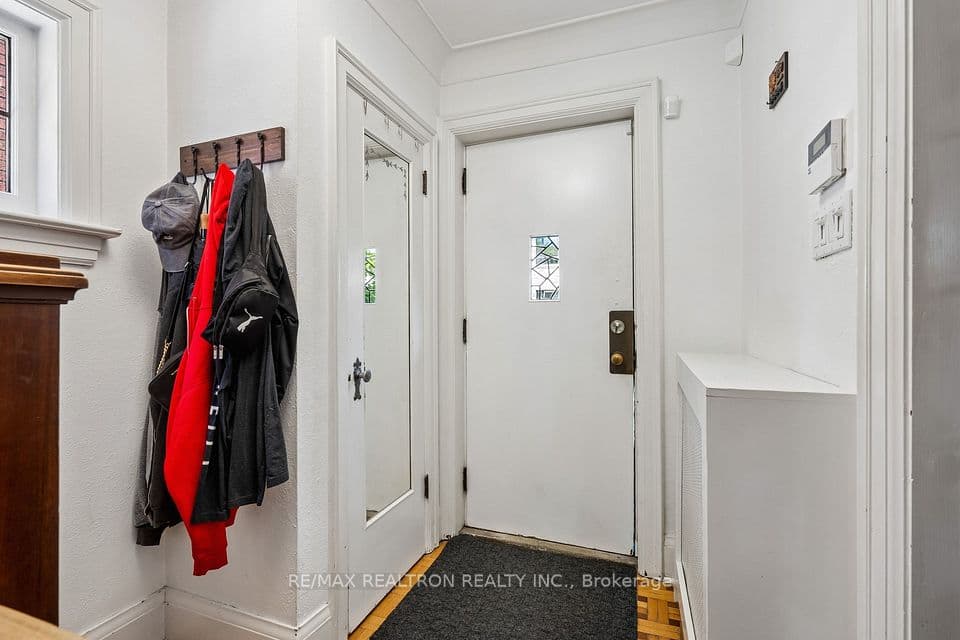 707 Hillsdale Avenue E, Toronto, ON M4S 1V4 – photo 3