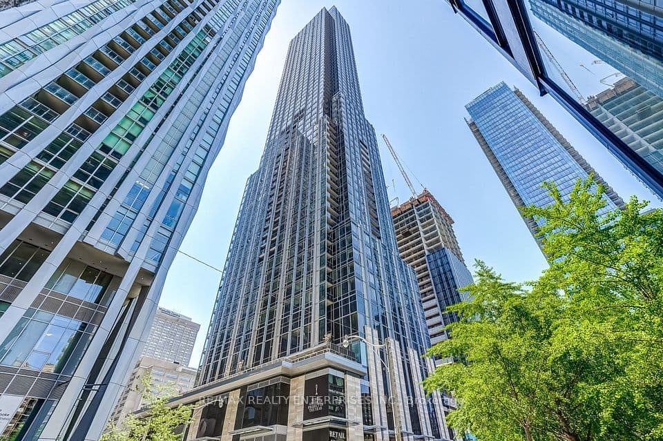 11 Yorkville Avenue 2409, Toronto, ON M4W 0B7 – main photo