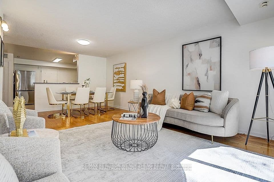 28 Sommerset Way 1517, Toronto, ON M2N 6W7 – photo 3