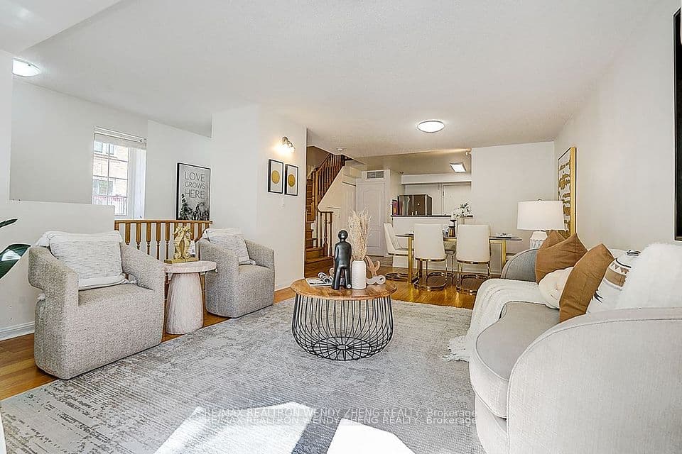 28 Sommerset Way 1517, Toronto, ON M2N 6W7 – photo 2