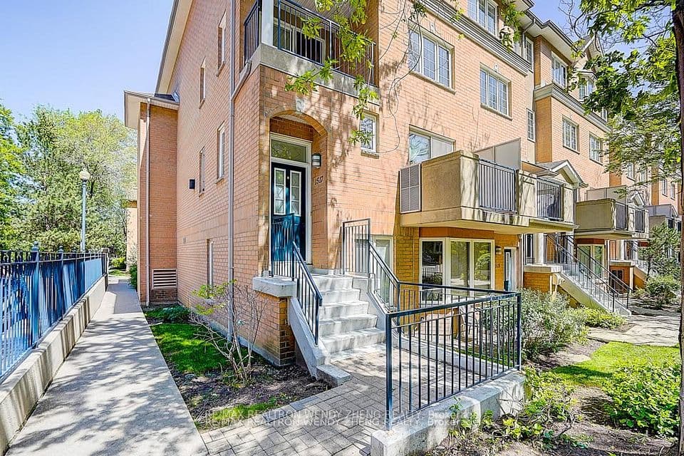 28 Sommerset Way 1517, Toronto, ON M2N 6W7 – main photo