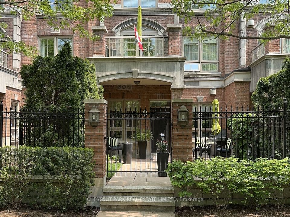 21 Burkebrook Place TH20, Toronto, ON M4G 0A2 – main photo