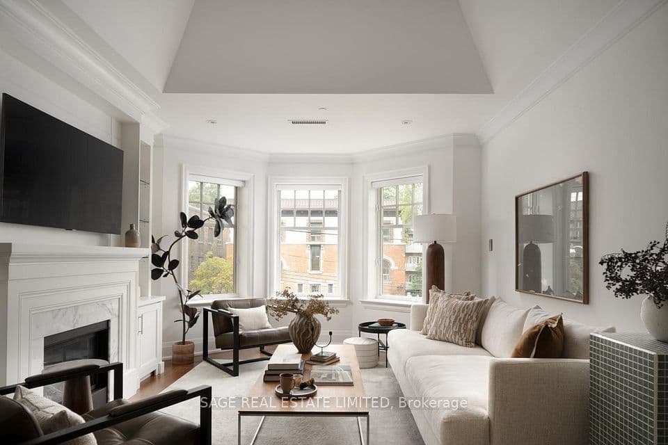 319 Lonsdale Road 3D, Toronto, ON M4V 1X3 – main photo