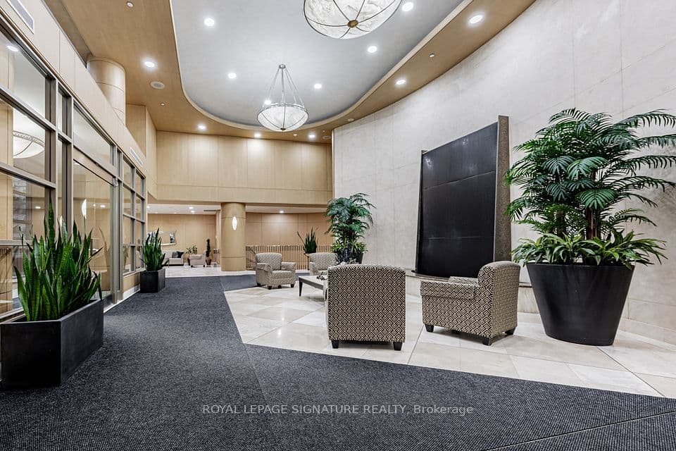 123 Eglinton Avenue E 813, Toronto, ON M4P 1J2 – photo 3