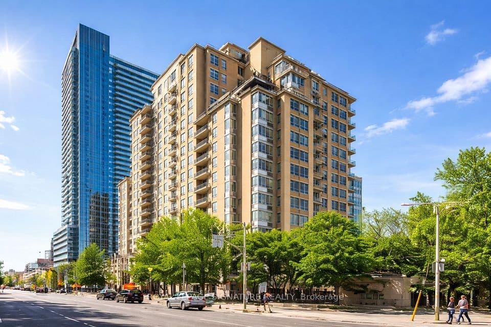 123 Eglinton Avenue E 813, Toronto, ON M4P 1J2 – main photo