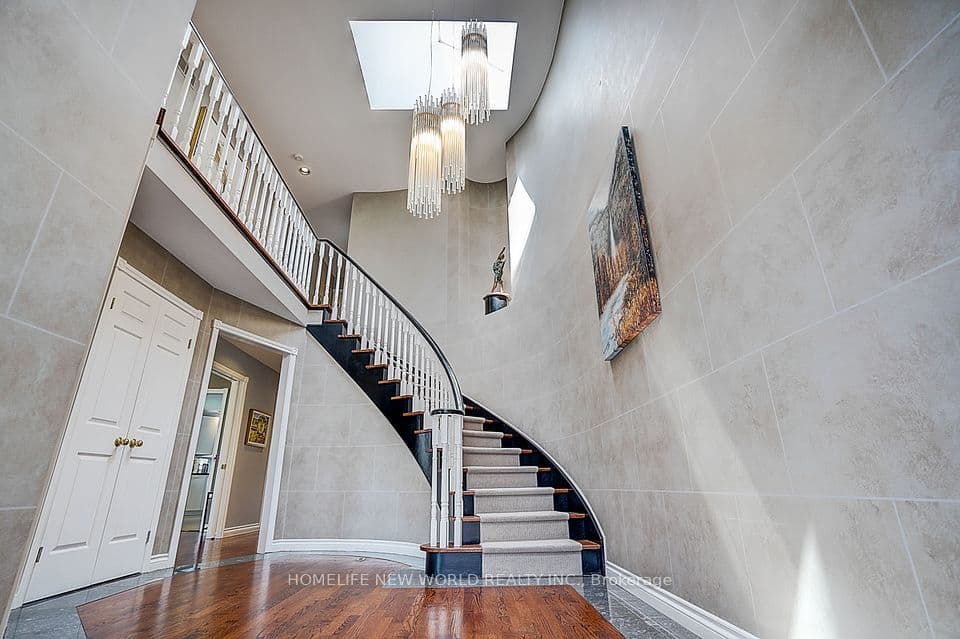 594 Woburn Avenue S, Toronto, ON M5M 1L9 – photo 2