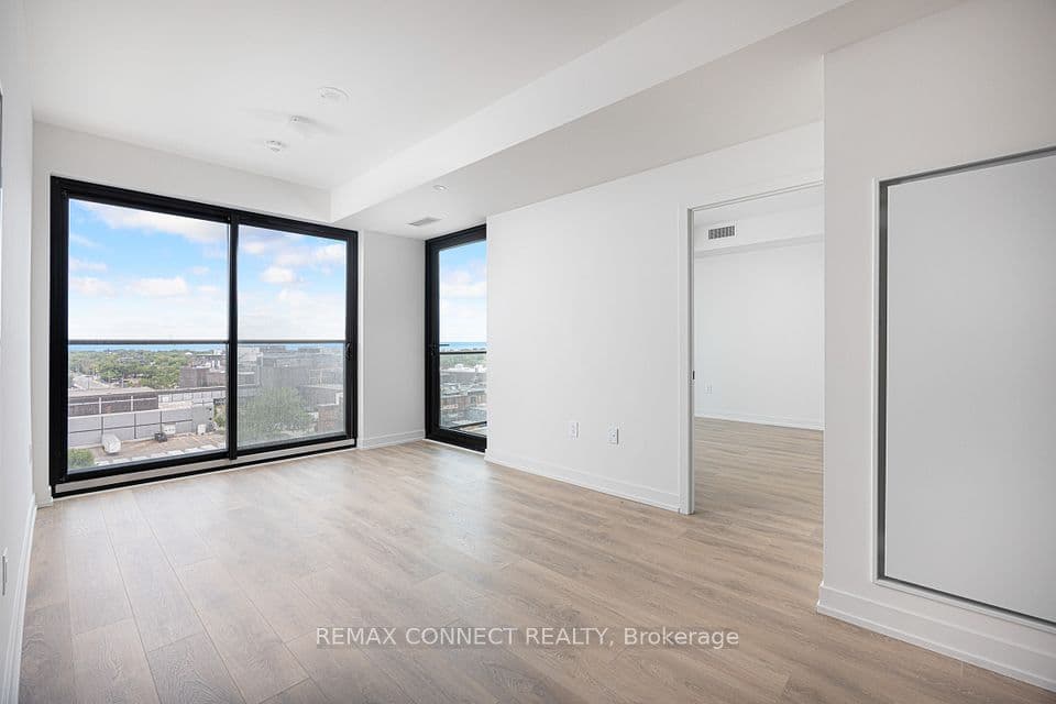 181 Sterling Road 1002, Toronto, ON M6R 2B2 – main photo