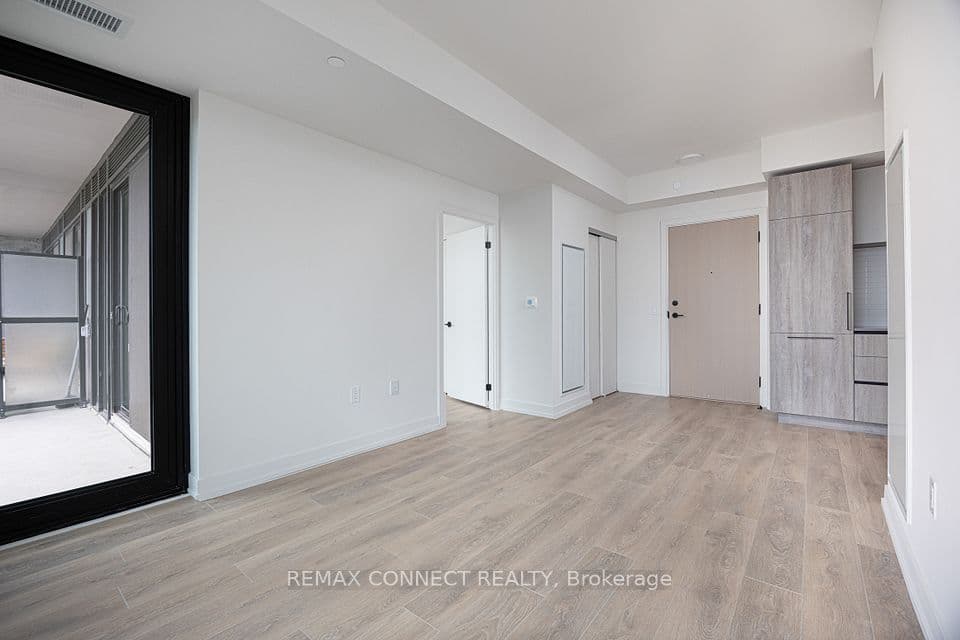 181 Sterling Road 1002, Toronto, ON M6R 2B2 – photo 2