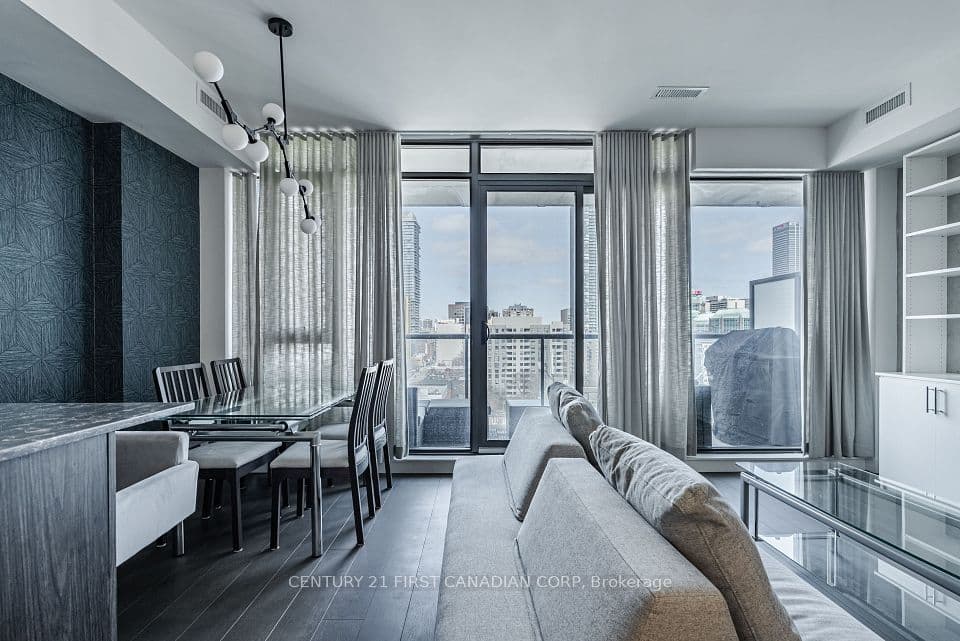 81 Wellesley Street E 1405, Toronto, ON M4Y 0C5 – main photo