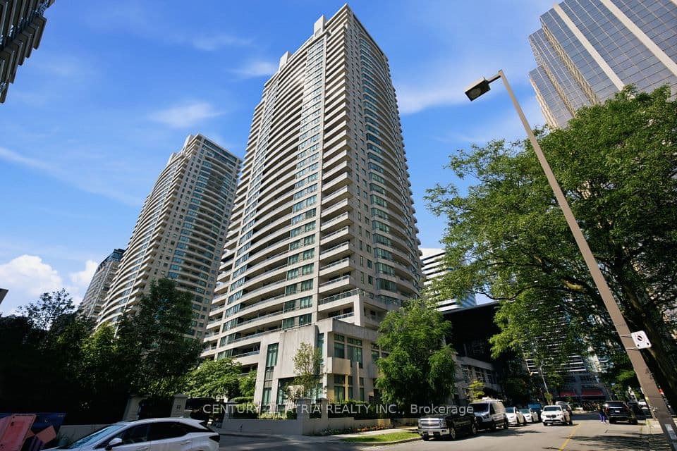 23 Hollywood Avenue PH202, Toronto, ON M2N 7L8 – main photo