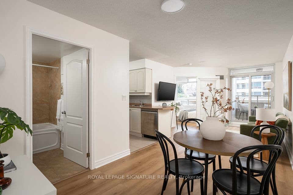 2 Rean Drive 306, Toronto, ON M2K 3B8 – photo 2