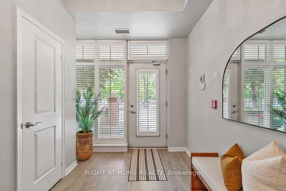 9 Bastion Street, Toronto, ON M5V 1A4 – photo 2