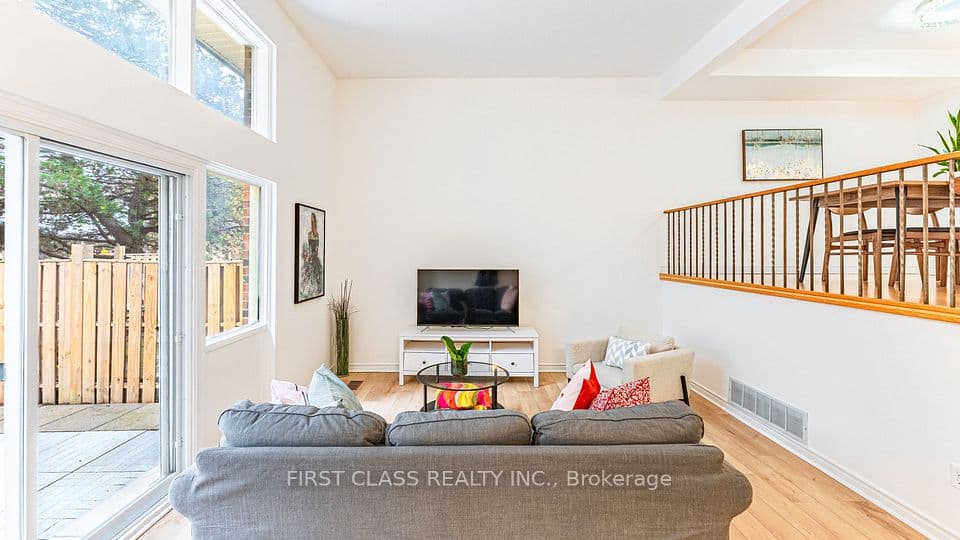 102 Jenny Wrenway Way, Toronto, ON M2H 2Z2 – photo 3