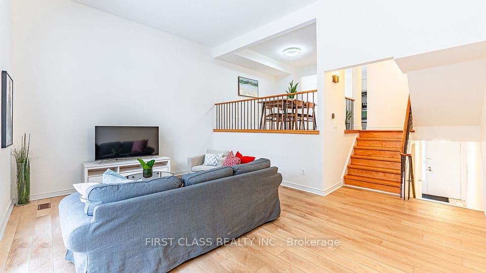 102 Jenny Wrenway Way, Toronto, ON M2H 2Z2 – photo 2