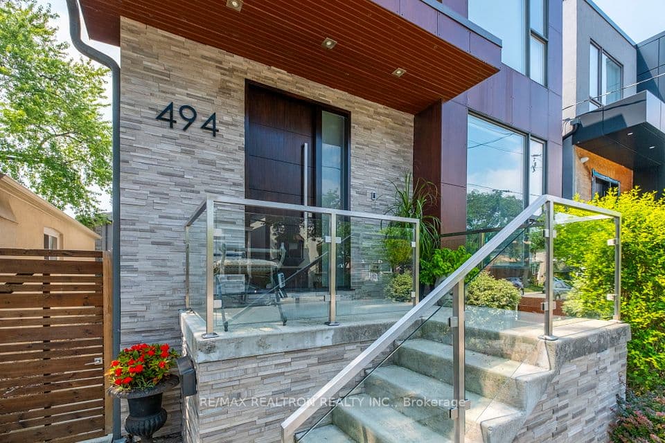 494 Atlas Avenue, Toronto, ON M6C 3R3 – photo 2