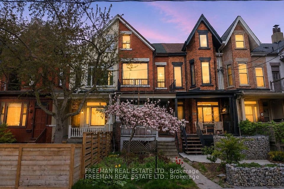 116 Brunswick Avenue, Toronto, ON M5S 2M2 – main photo