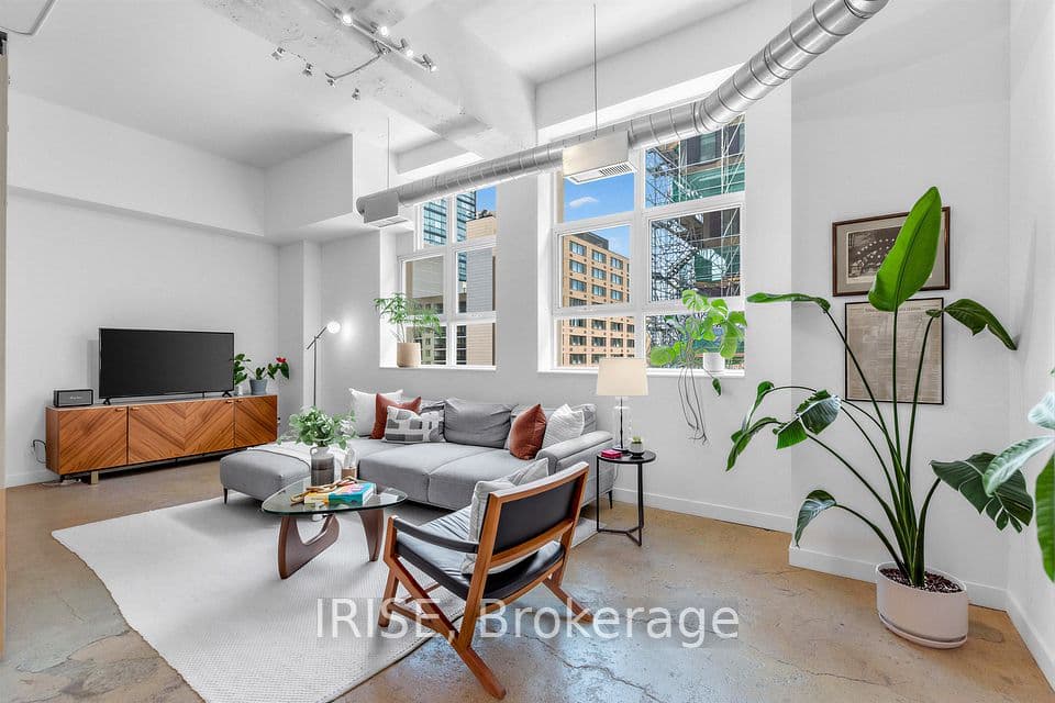 155 Dalhousie Street 422, Toronto, ON M5B 2P7 – main photo