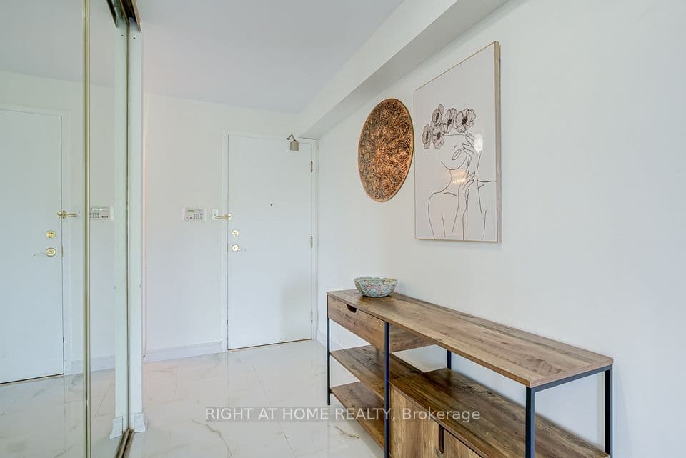 1101 Steeles Avenue W 411, Toronto, ON M2R 3W5 – photo 3