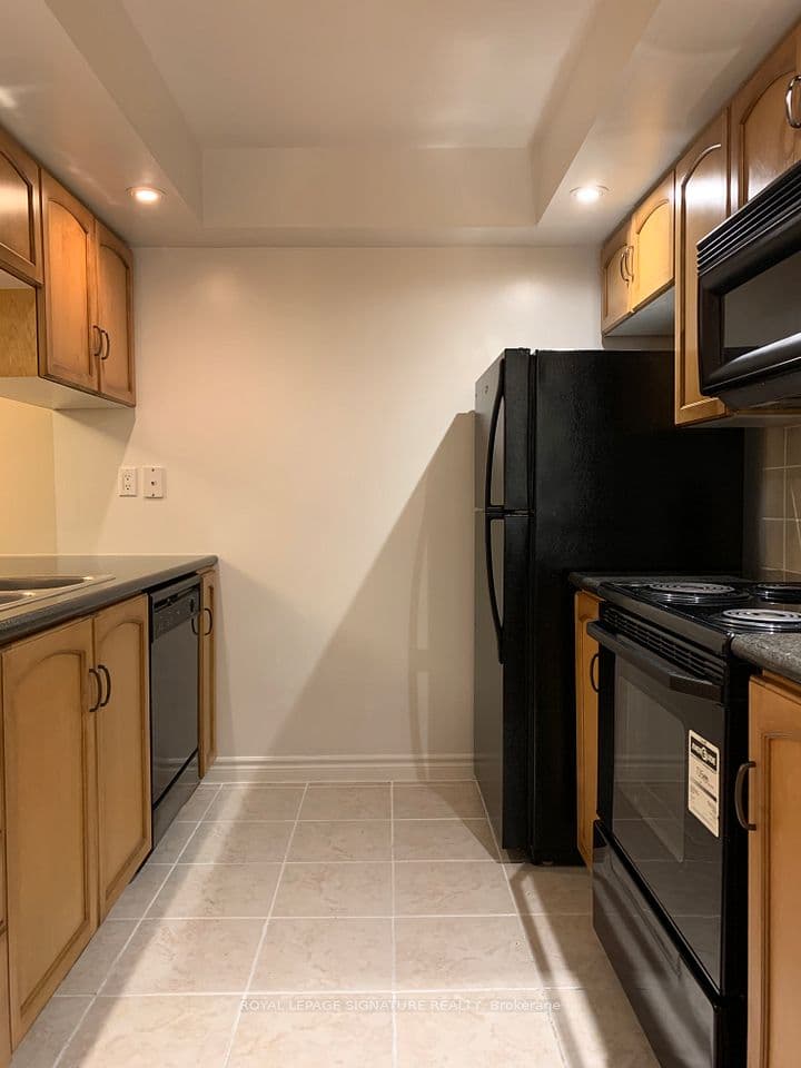 270 Wellington Street W 313, Toronto, ON M5V 3P5 – photo 2