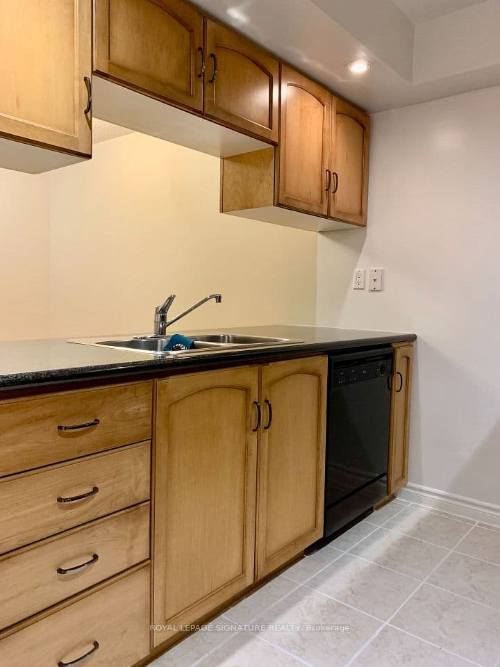 270 Wellington Street W 313, Toronto, ON M5V 3P5 – photo 3