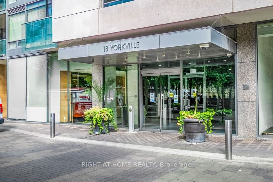 18 Yorkville Avenue 305, Toronto, ON M4W 3Y8 – main photo