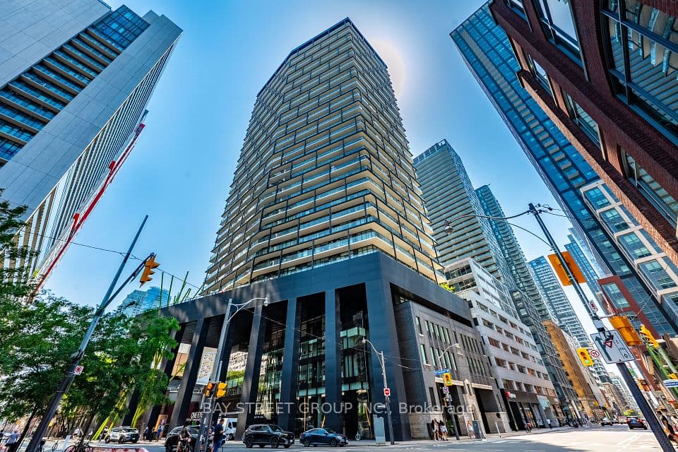 125 Peter Street 1803, Toronto, ON M5V 0M2 – main photo
