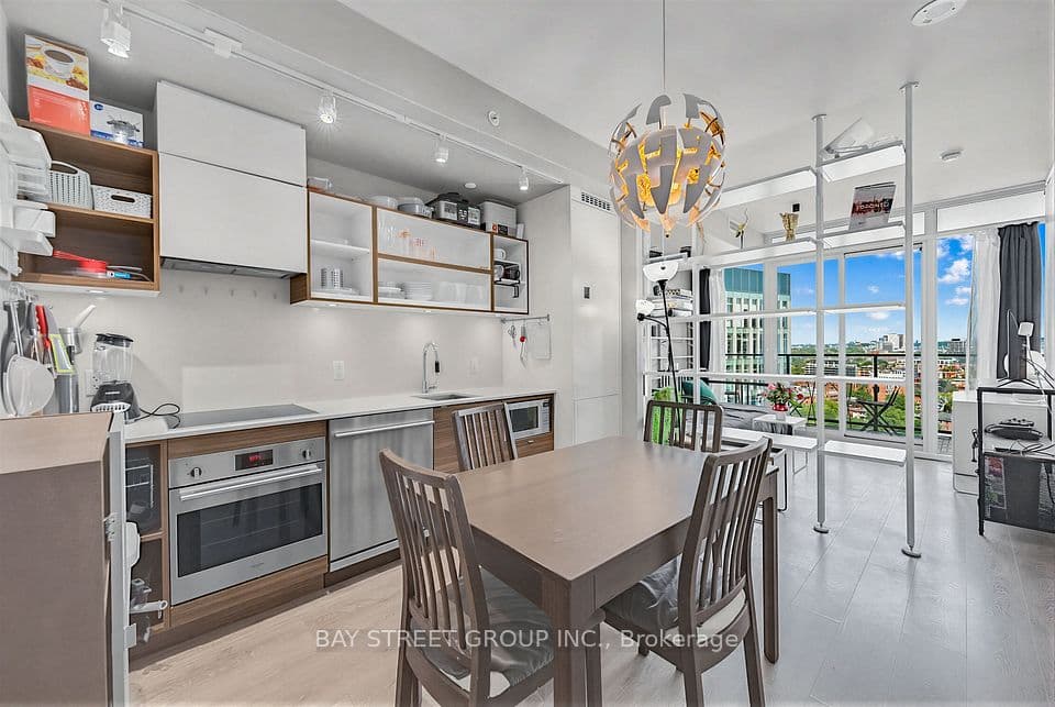 125 Peter Street 1803, Toronto, ON M5V 0M2 – photo 2