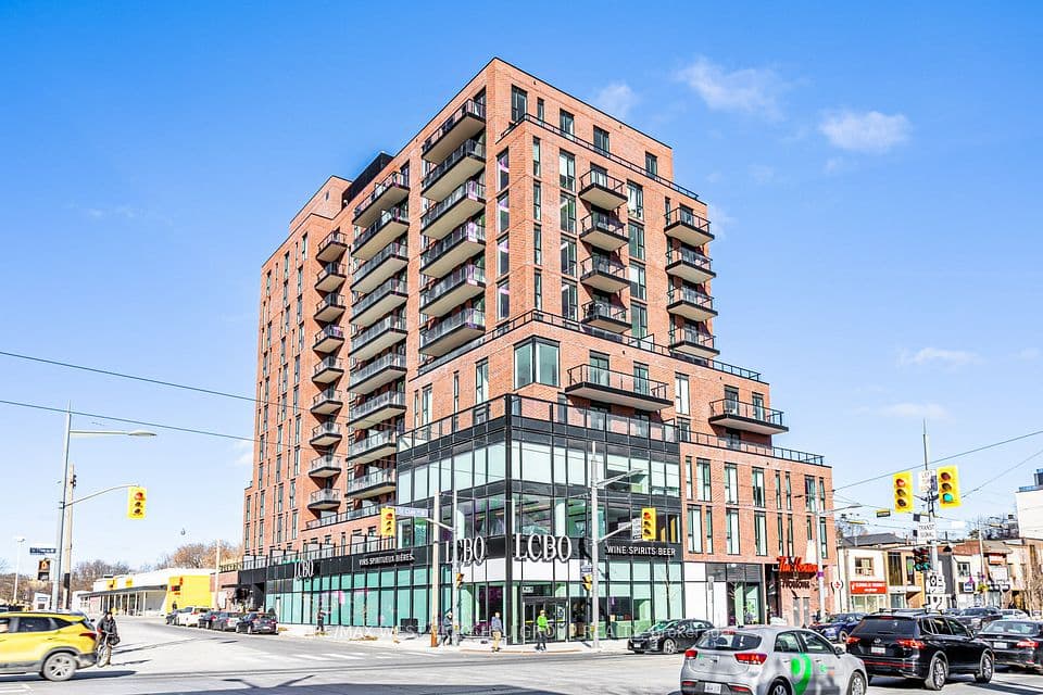 185 Alberta Avenue 810, Toronto, ON M6C 0A5 – main photo