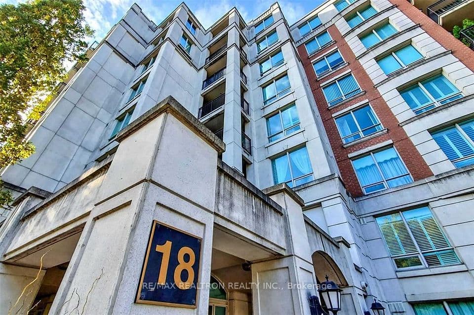 18 William Carson Crescent 211, Toronto, ON M2P 2G6 – main photo