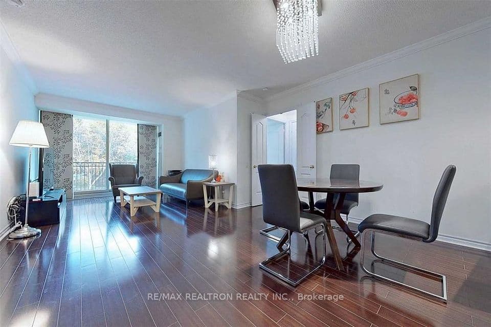 18 William Carson Crescent 211, Toronto, ON M2P 2G6 – photo 3