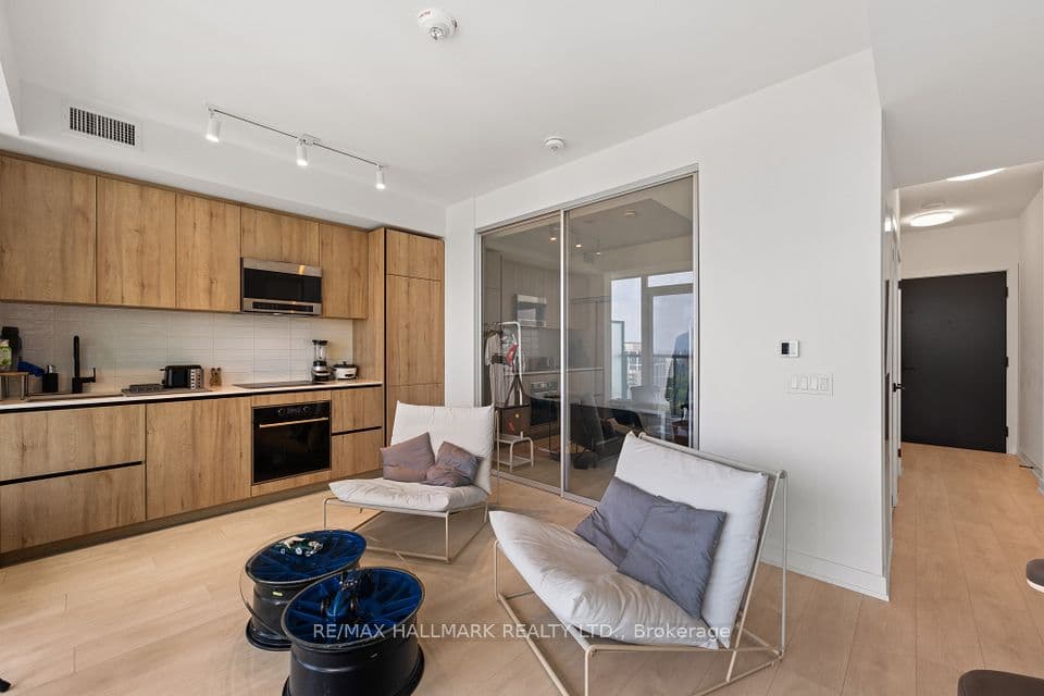 127 Broadway Avenue 1611, Toronto, ON M4P 1V4 – photo 3