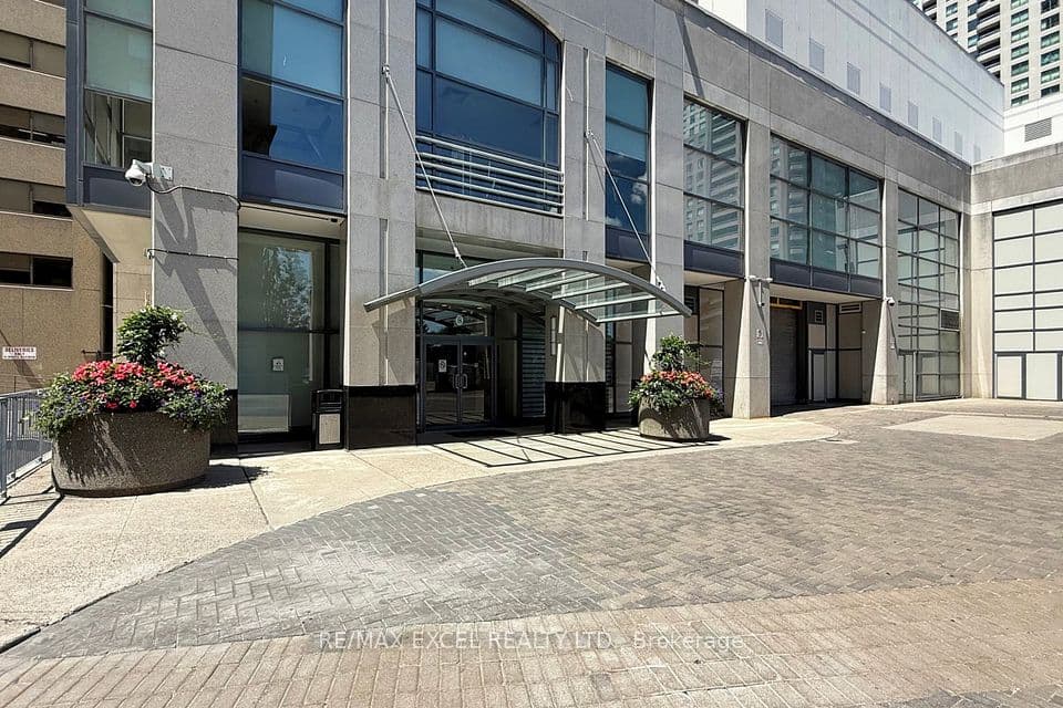 8 Hillcrest Avenue 2302, Toronto, ON M2N 3N5 – photo 3