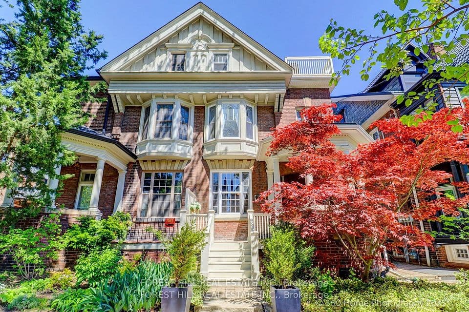 379 Huron Street, Toronto, ON M5S 2G5 – main photo