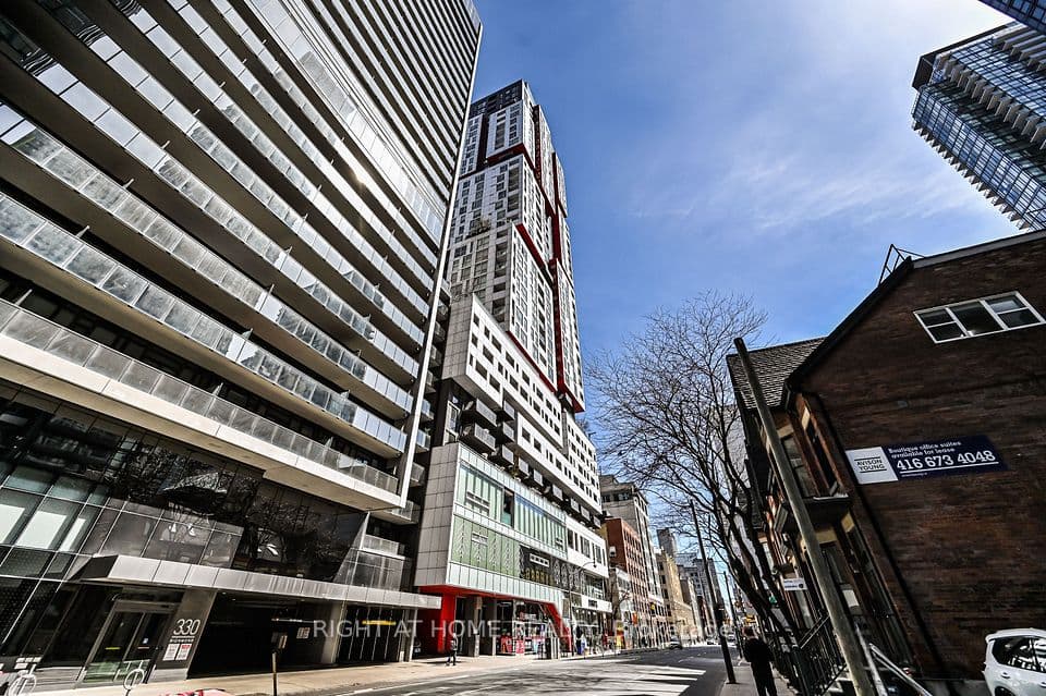 318 Richmond Street W 3506, Toronto, ON M5V 0B4 – main photo