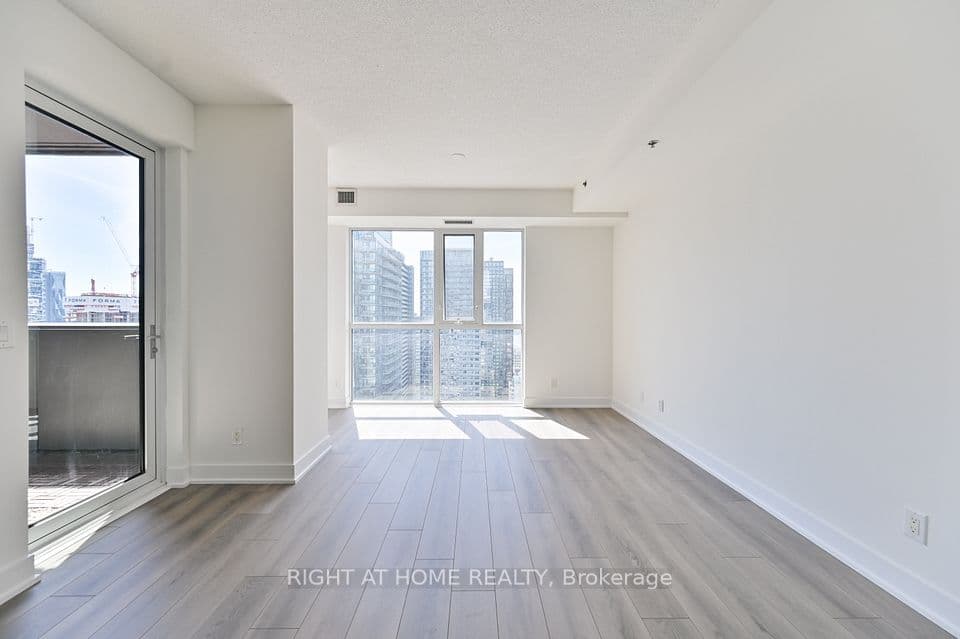 318 Richmond Street W 3506, Toronto, ON M5V 0B4 – photo 3