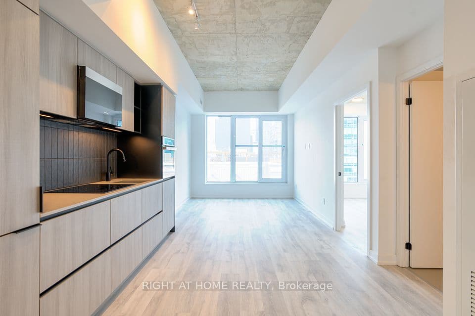 2 Augusta Avenue 704, Toronto, ON M5V 0T3 – photo 2
