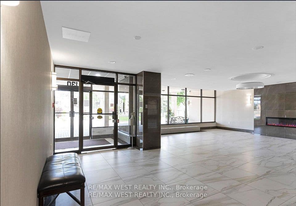 130 Neptune Drive 202, Toronto, ON M6A 1X5 – photo 2
