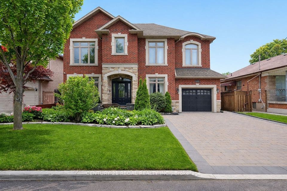 127 Sultana Avenue, Toronto, ON M6A 1T6 – main photo