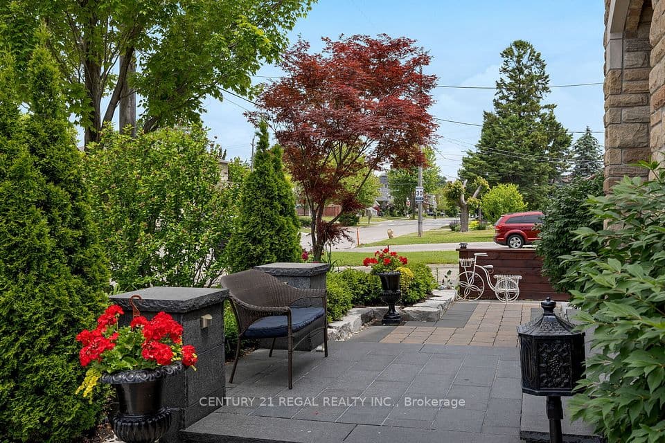 127 Sultana Avenue, Toronto, ON M6A 1T6 – photo 2