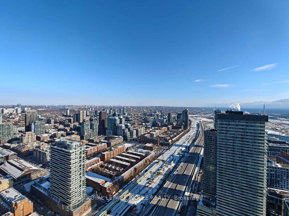 55 Cooper Street 6008, Toronto, ON M5E 0G1 – main photo