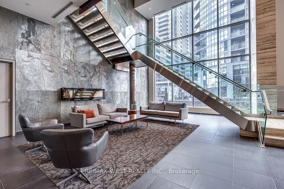 15 Iceboat Terrace 1106, Toronto, ON M5V 4A5 – photo 3