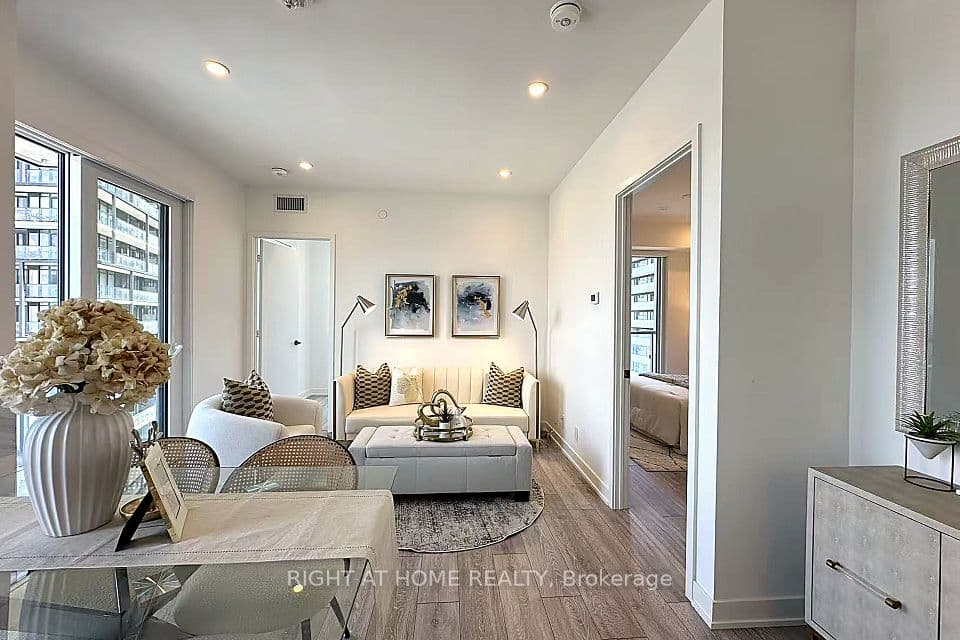 108 Peter Street 3302, Toronto, ON M5V 0W2 – main photo