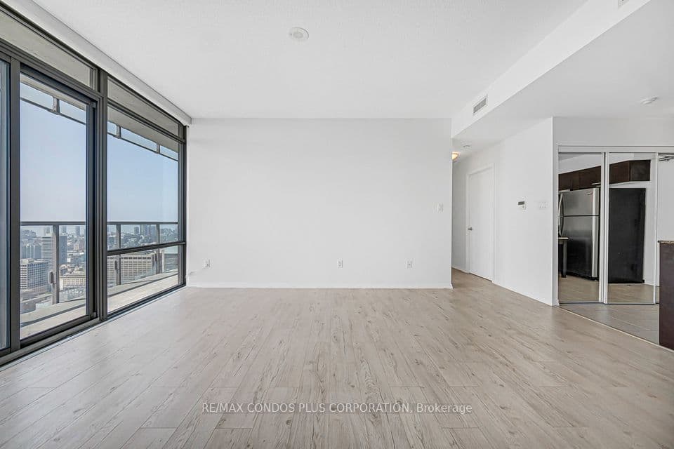 38 Grenville Street 4404, Toronto, ON M4Y 1A5 – photo 3